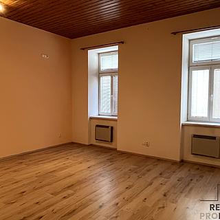 Pronájem bytu 1+1 55 m² Znojmo