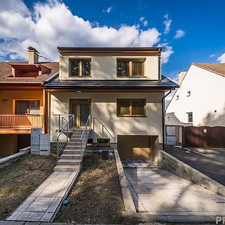 Prodej rodinného domu 225 m² Vracov, Lesní