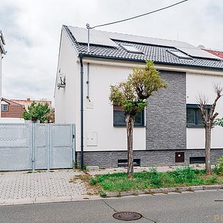 Prodej rodinného domu 160 m² Hodonín, Bezručova