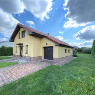 Pronájem rodinného domu 298 m² Trnová