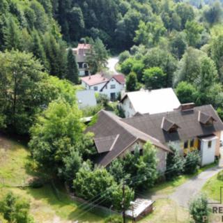 Prodej rodinného domu 372 m² Benešov u Semil