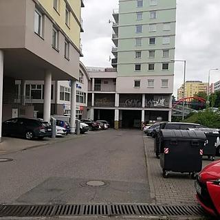 Pronájem parkovacího místa 17 m&sup2; Praha