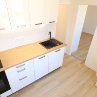 Pronájem bytu 2+1 52 m² Rosice, Husova čtvrť
