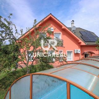 Prodej rodinného domu 233 m² Božice