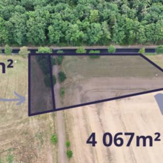 Prodej stavební parcely 4708 m² Hořovice