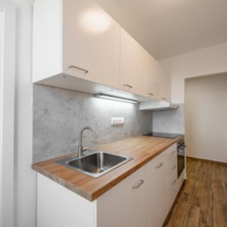 Pronájem bytu 3+1 56 m² České Budějovice 7, Lidická tř.