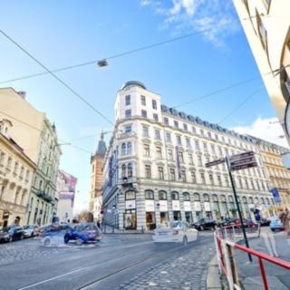 Pronájem kanceláře 136 m² Praha