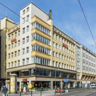 Pronájem kanceláře 983 m² Praha