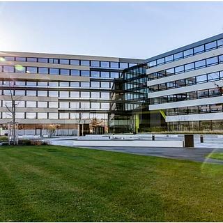 Pronájem kanceláře 1980 m² Praha