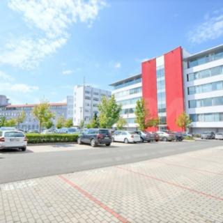 Pronájem kanceláře 609 m² Praha
