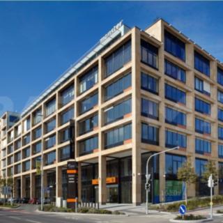 Pronájem kanceláře 572 m² Praha