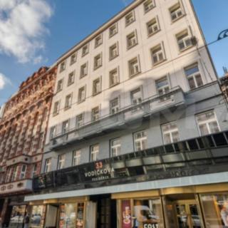 Pronájem kanceláře 384 m² Praha
