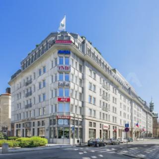 Pronájem kanceláře 281 m² Praha