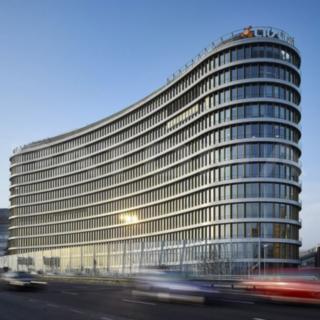 Pronájem kanceláře 989 m² Praha