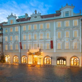Pronájem kanceláře 541 m² Praha