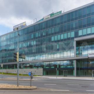 Pronájem kanceláře 348 m² Praha