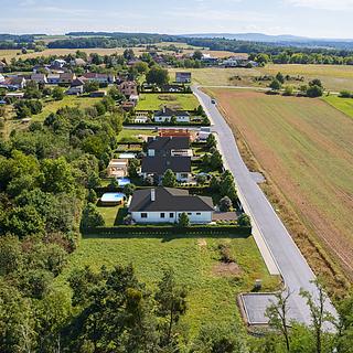 Prodej stavební parcely 879 m² Týnec nad Labem Vinařice
