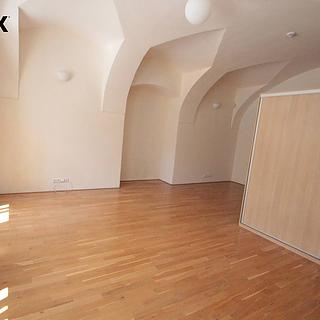 Pronájem bytu 1+1 44 m² Kolín I, Karlovo náměstí