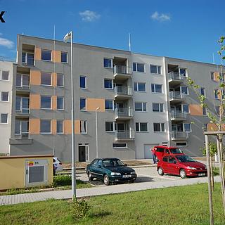 Pronájem bytu 1+kk a garsoniéry 43 m² Velký Osek, U hřiště
