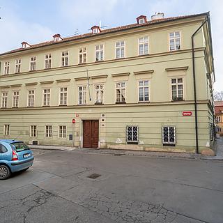 Prodej bytu 3+1 57 m² Praha Malá Strana, Nebovidská