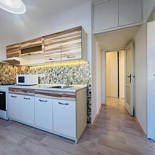 Pronájem bytu 2+1 53 m² Hulín, Wolkerova