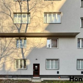 Prodej kanceláře 38 m² Praha Žižkov, Viklefova