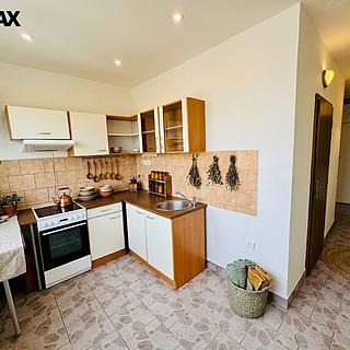 Pronájem bytu 3+1 66 m&sup2; Větřní