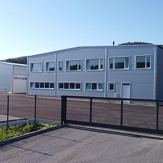 Pronájem výrobního objektu 1400 m&sup2; Husinec