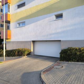 Pronájem garáže 13 m² Brno Žebětín, Novodvorská
