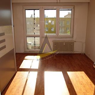 Pronájem bytu 3+1 64 m² České Budějovice 5, J. Dobrovského