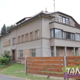 Prodej rodinného domu 316 m² Pecka