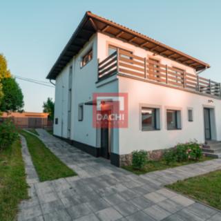 Prodej rodinného domu 150 m², Na Skalkách