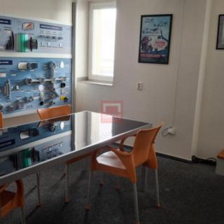 Pronájem kanceláře 202 m² Olomouc Holice, Šlechtitelů