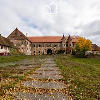 Prodej historického objektu 2200 m² Pernarec