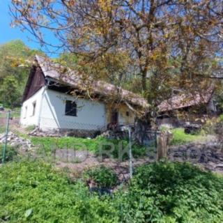 Prodej rodinného domu 1 996 m² Bezděkov Struhadlo