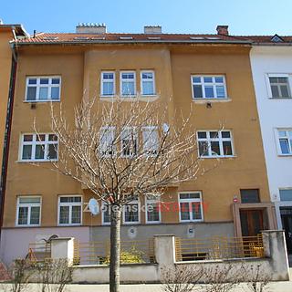 Prodej bytu 4+1 100 m&sup2; Znojmo