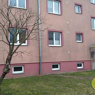 Pronájem bytu 2+1 56 m² Hulín, sadová
