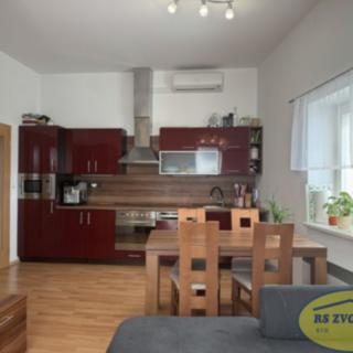 Prodej bytu 3+kk 91 m² Kroměříž, náměstí Míru