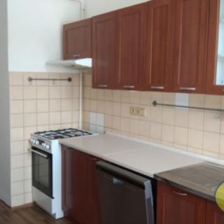 Pronájem bytu 3+1 75 m² Holešov, nám. Edv. Beneše