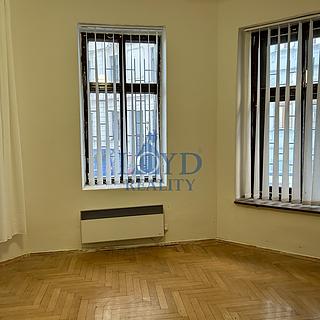 Prodej bytu 4+1 80 m² Karlovy Vary, Raisova