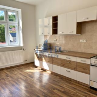 Prodej bytu 2+1 76 m² Nejdek, náměstí Karla IV.