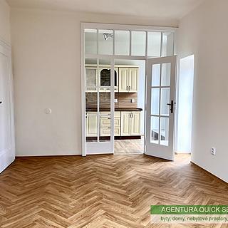 Pronájem bytu 3+1 70 m² Praha Smíchov, Na Neklance