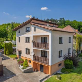 Prodej dvougeneračního domu 233 m² Strakonice Dražejov
