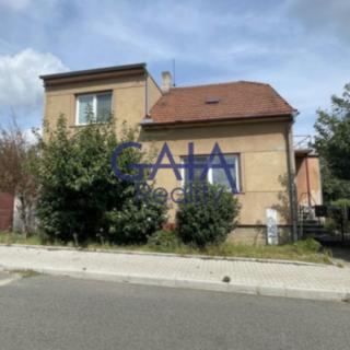 Prodej rodinného domu 312 m² Bzenec