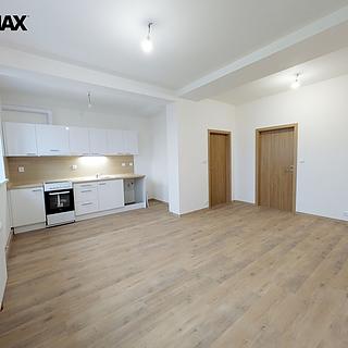 Pronájem bytu 3+kk 82 m&sup2; Havířov