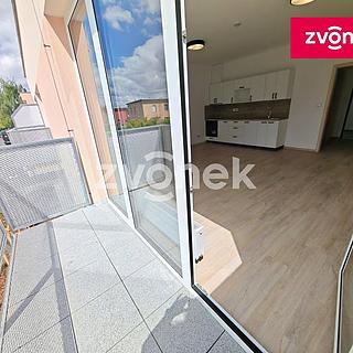 Pronájem bytu 1+kk a garsoniéry 36 m² Otrokovice, Moravní