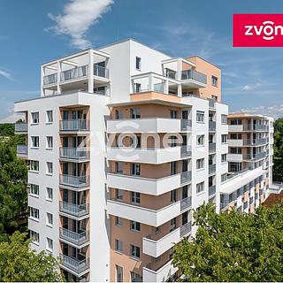 Pronájem bytu 1+kk, garsoniery 32 m&sup2; Zlín