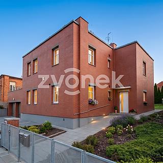 Pronájem bytu 4+kk 87 m² Zlín, Nad Ovčírnou III