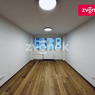 Pronájem bytu 3+1 96 m² Zlín, Zarámí