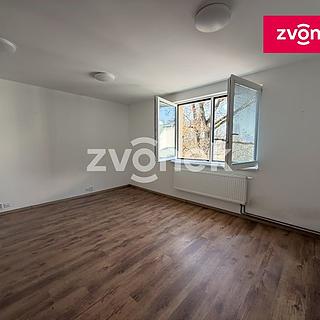 Pronájem kanceláře 100 m² Zlín